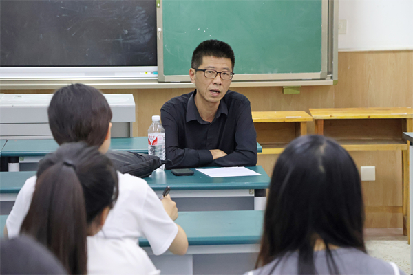 冯明昆.JPG